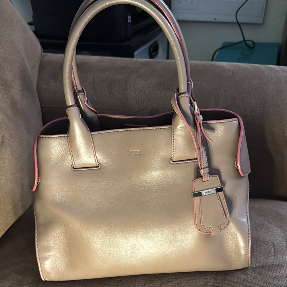 -* Tod's Cream and Pink Satchel Bag with Elegant Design